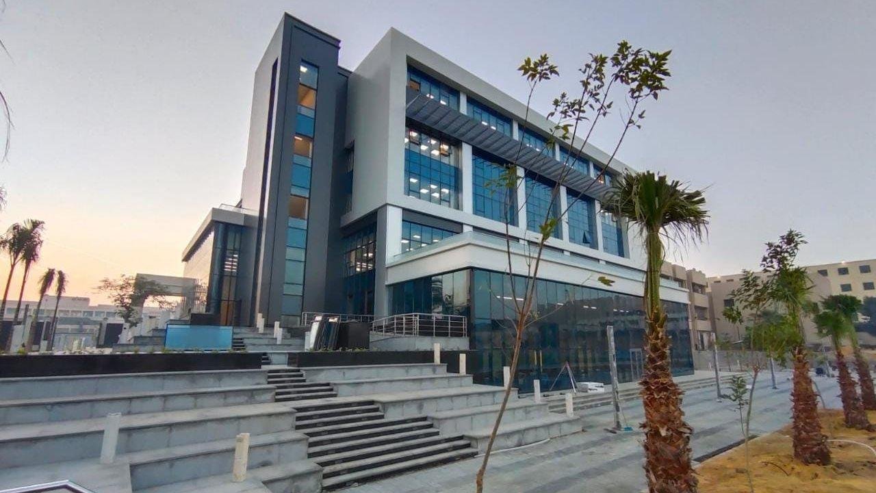 جامعة عين شمس الأهلية