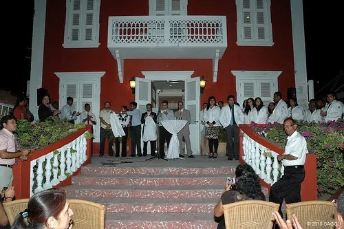 كلية الطب في جامعة أفالون