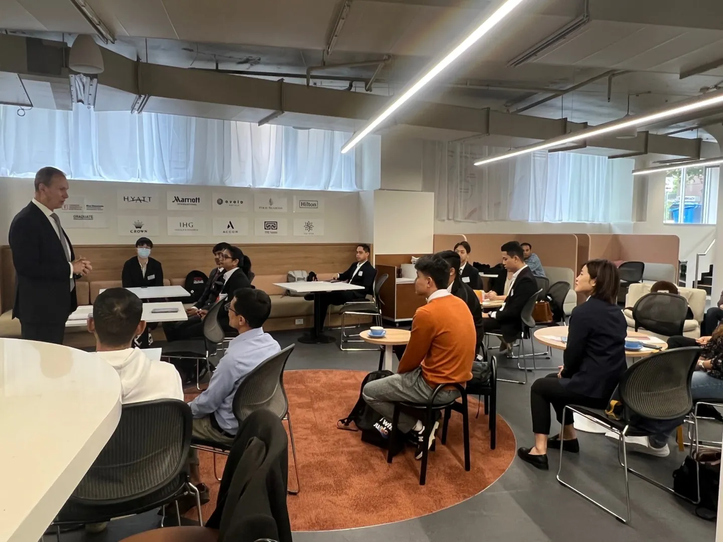 مدرسة بلو ماونتينز الدولية لإدارة الفنادق