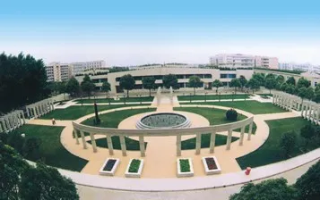 جامعة هواتشونغ للعلوم والتكنولوجيا