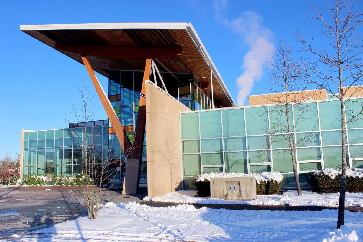 جامعة كوانتلين بوليتكنيك