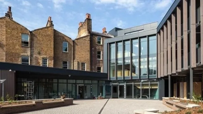 جامعة لندن ساوث بانك