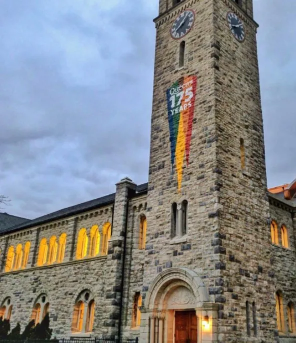 جامعة كوينز