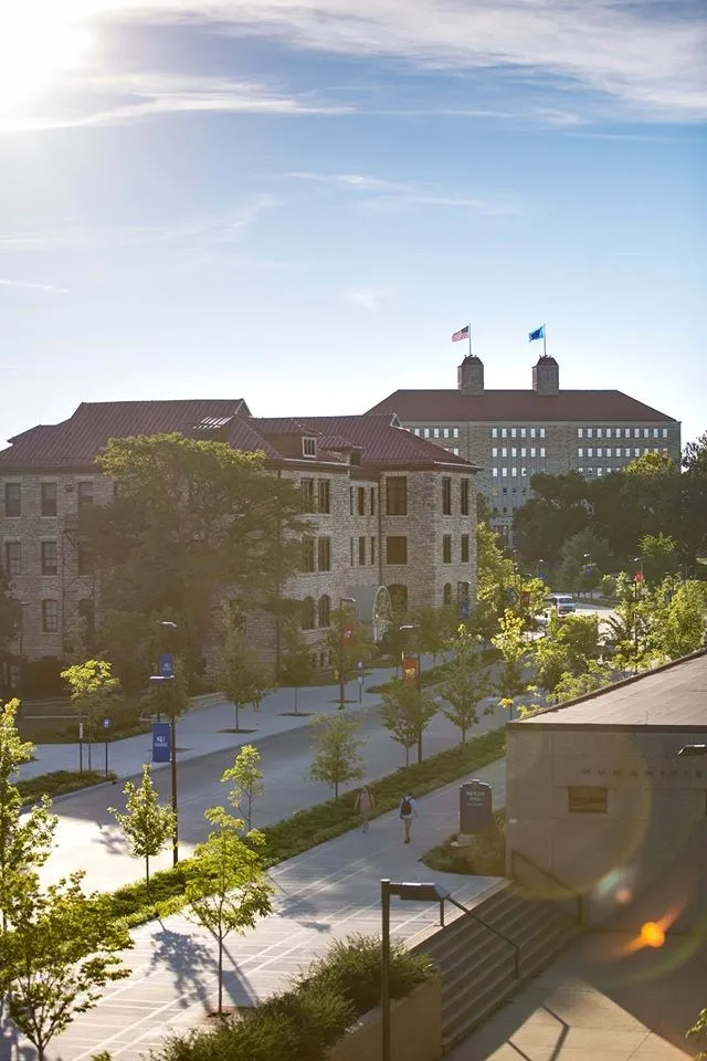 جامعة كانساس