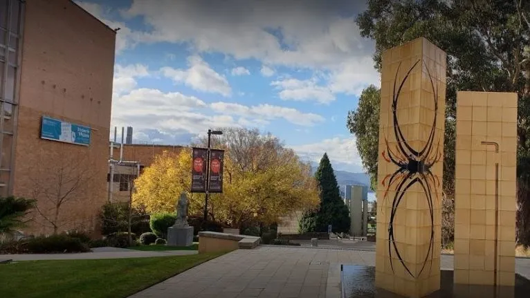 جامعة تسمانيا