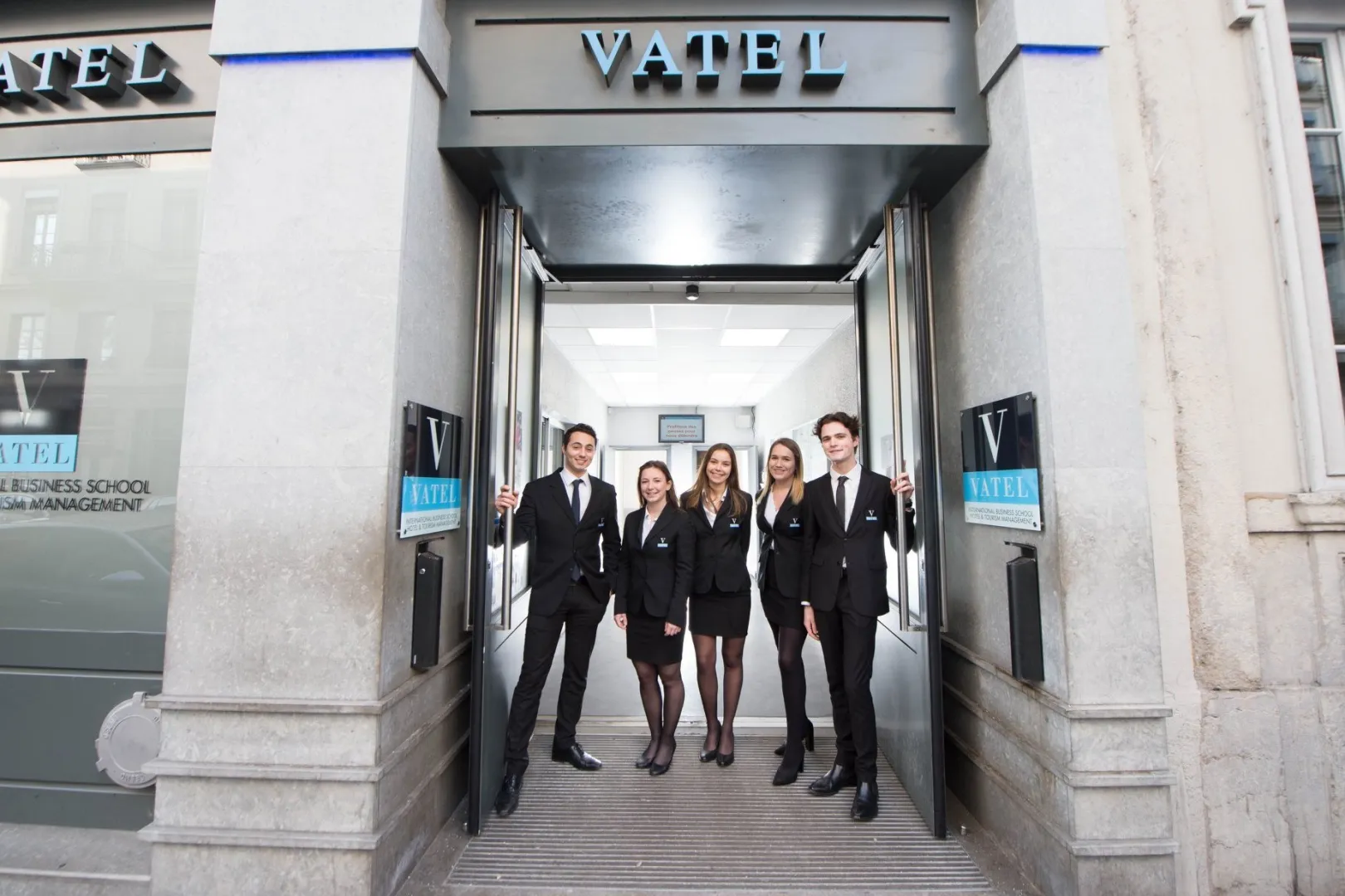 جامعة فاتيل للأعمال والسياحة